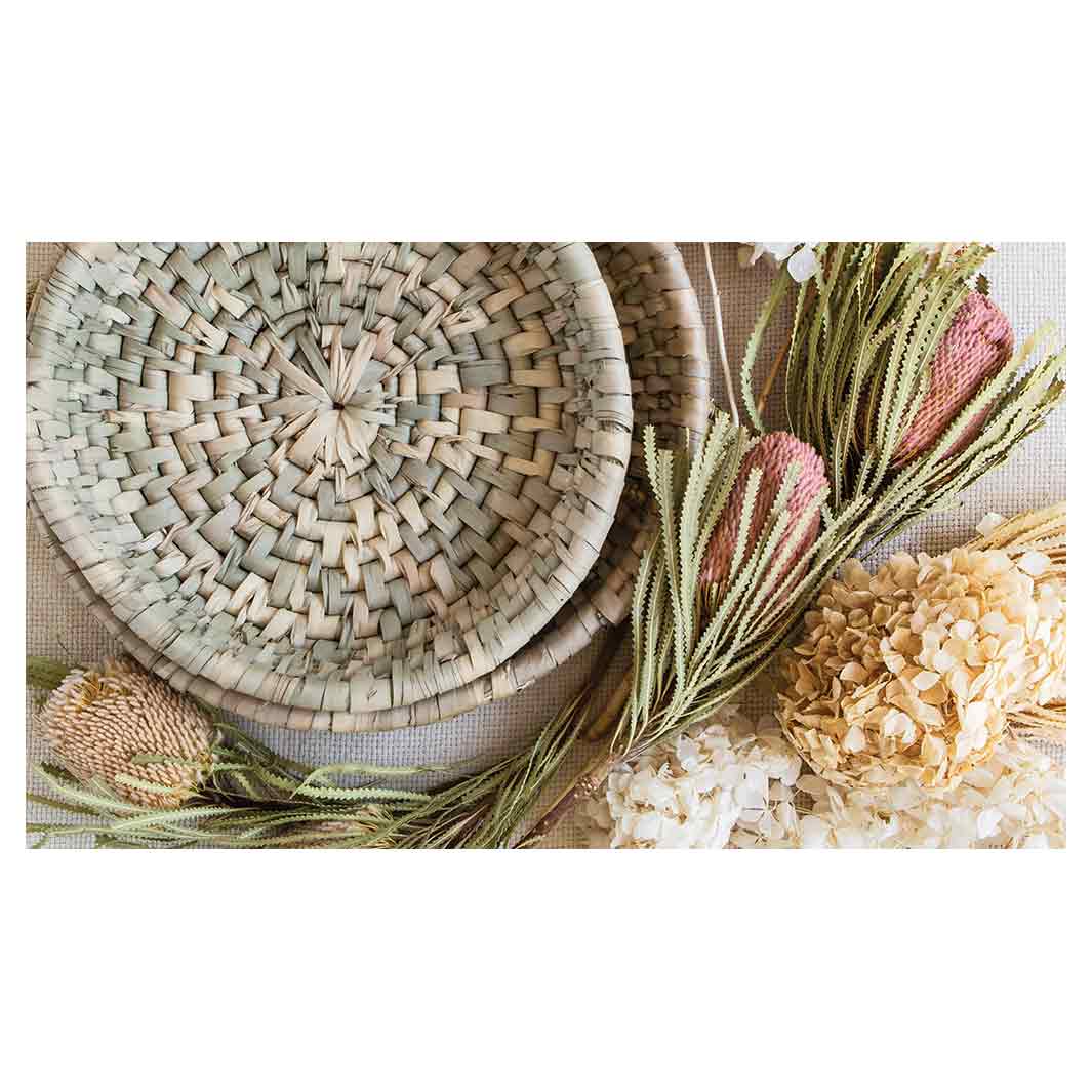 FLORAL CREAM AND GREY BASKET WITH PINK BANKSEAS TABLECLOTH