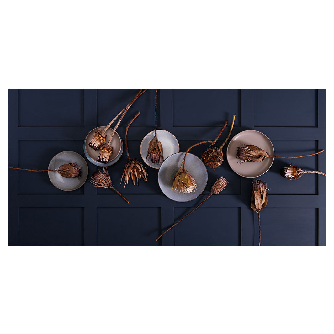 GOLDEN PROTEA AND PLATES TABLECLOTH