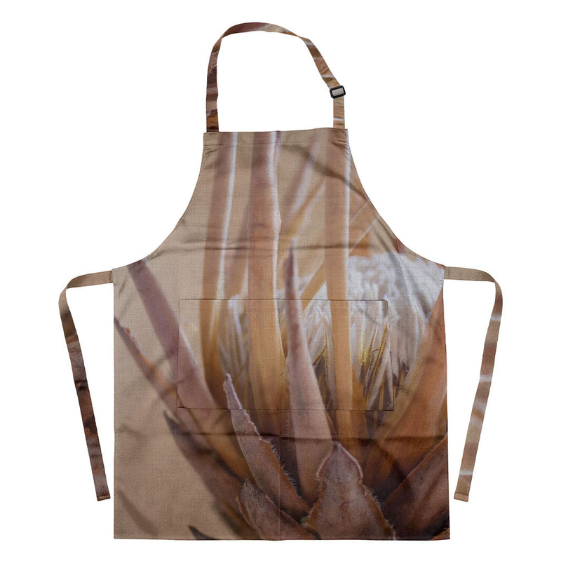 RUSTIC KING PROTEA APRON