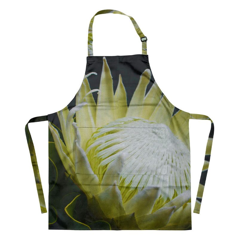 MIDNIGHT WHITE PROTEA UP CLOSE APRON