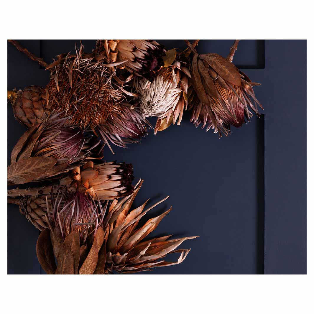 ROSE GOLD PROTEA ON DARK BLUE FLEECE BLANKET