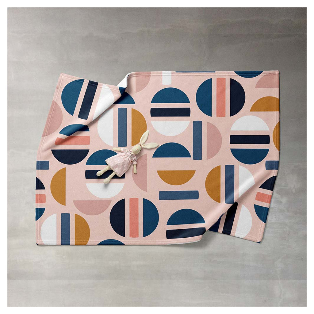 KIDS PINK GEOMETRIC CIRCLE PATTERN FLEECE BLANKET