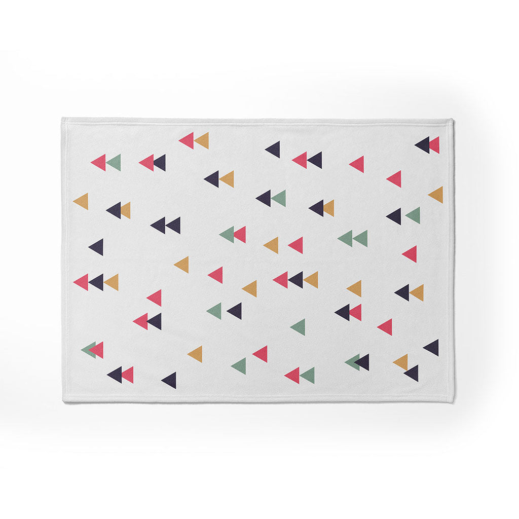 KIDS MULTI COLOUR TRIANGLE PATTERN FLEECE BLANKET
