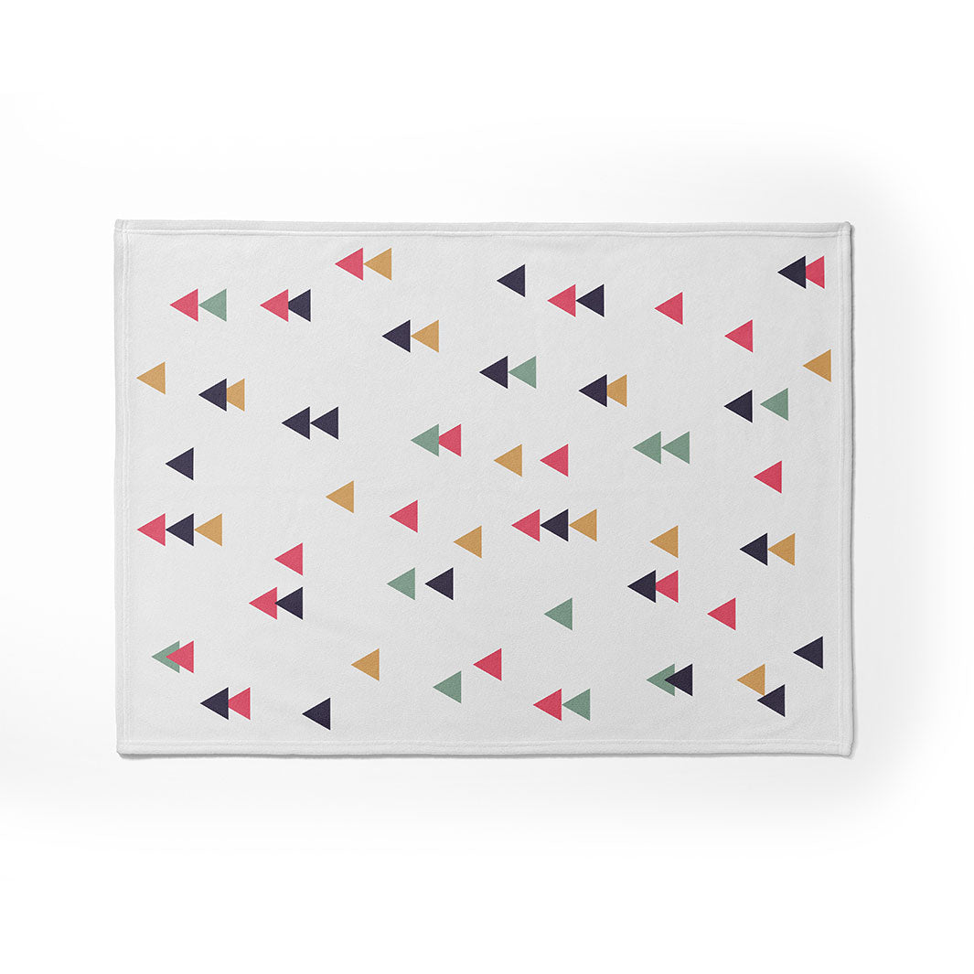 KIDS MULTI COLOUR TRIANGLE PATTERN FLEECE BLANKET