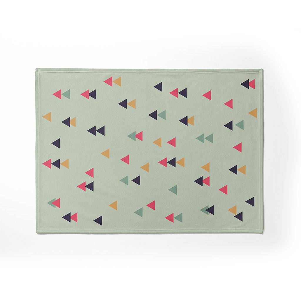 KIDS MULTI COLOUR TRIANGLE PATTERN FLEECE BLANKET