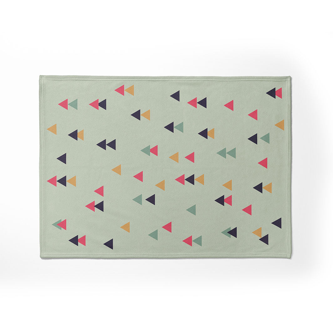 KIDS MULTI COLOUR TRIANGLE PATTERN FLEECE BLANKET