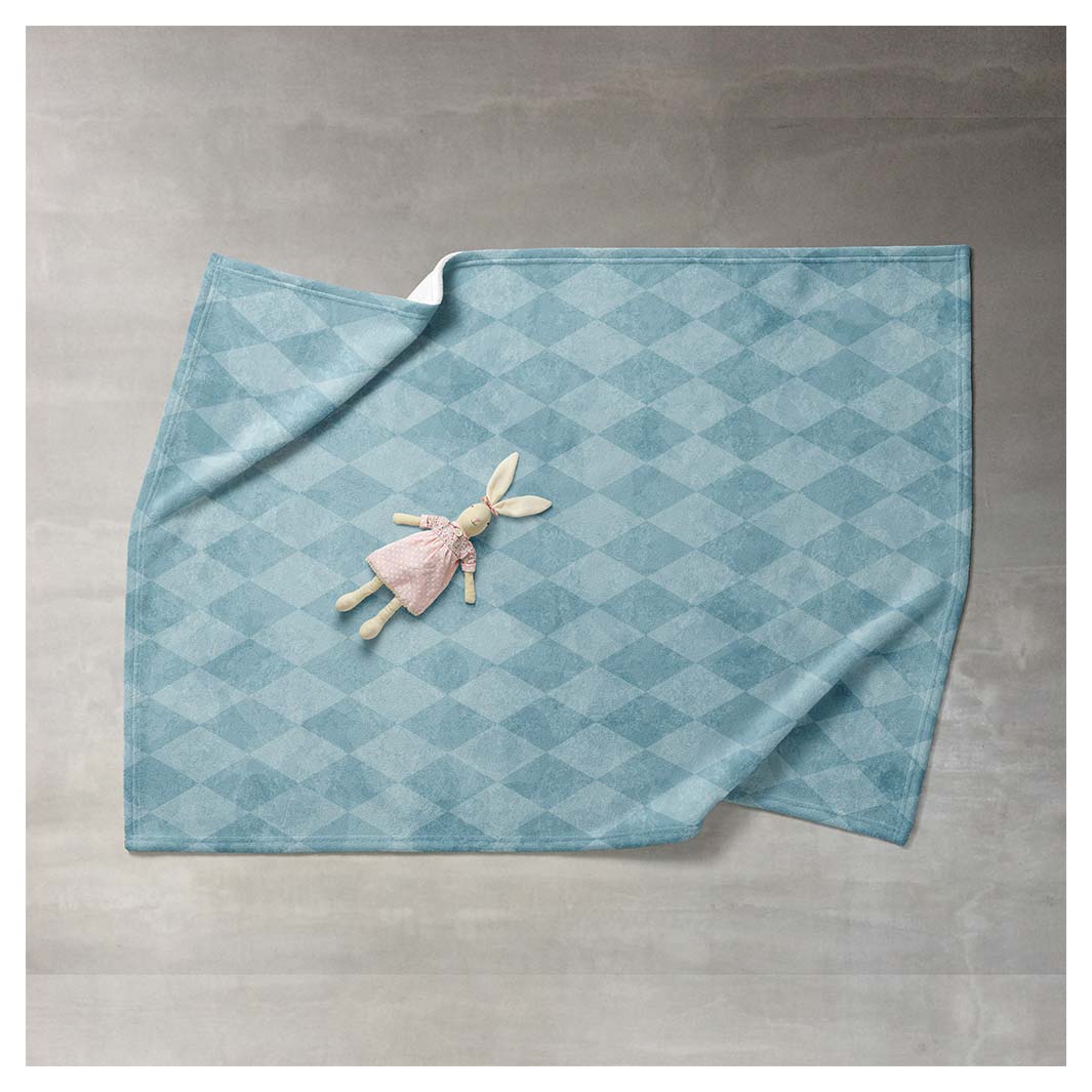 KIDS BLUE DIAMOND PATTERN FLEECE BLANKET