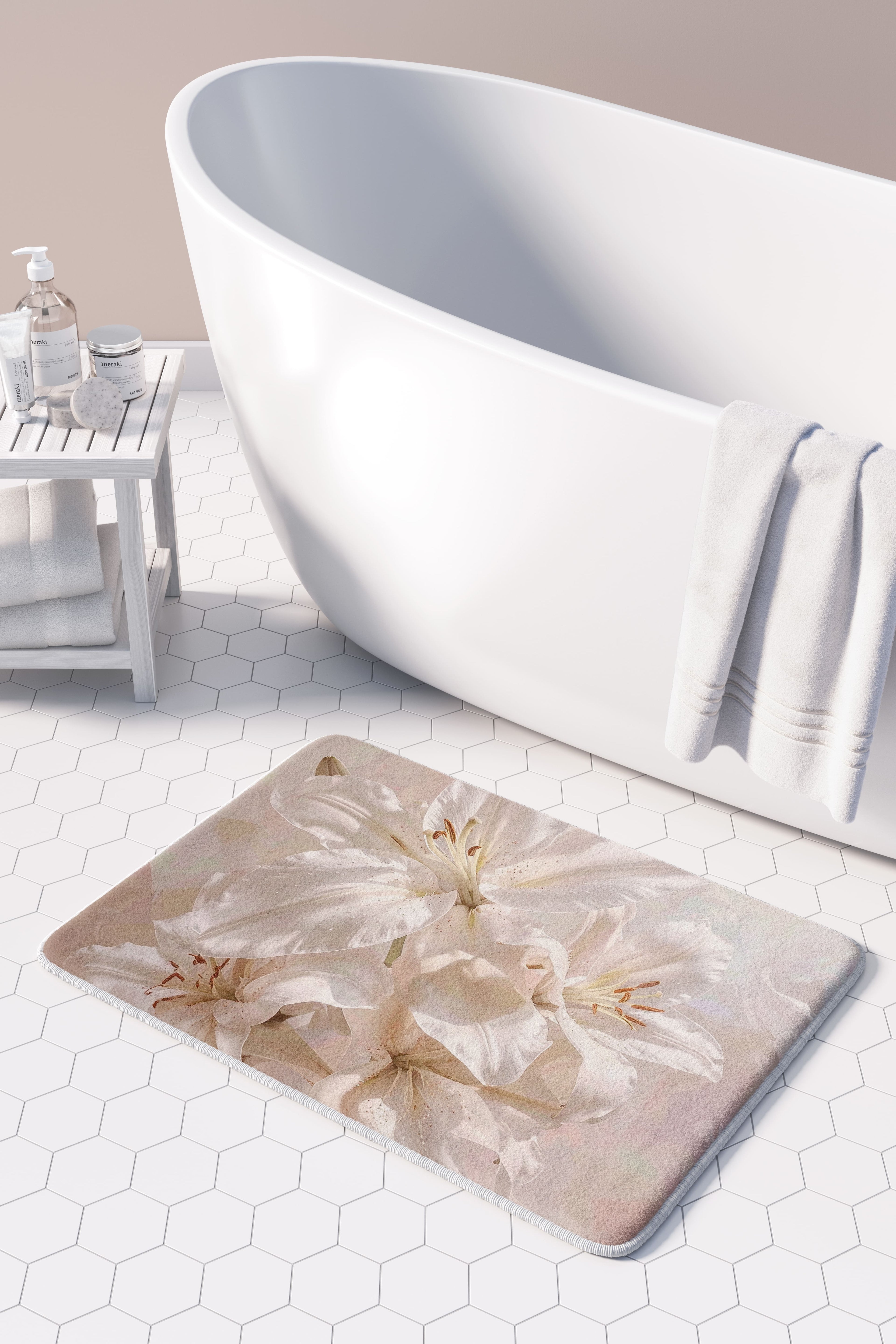 WHITE LILY BATHMAT
