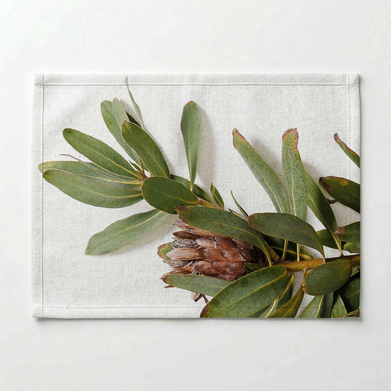DRIED PROTEA WITH GREEN LEAVES PLACEMAT