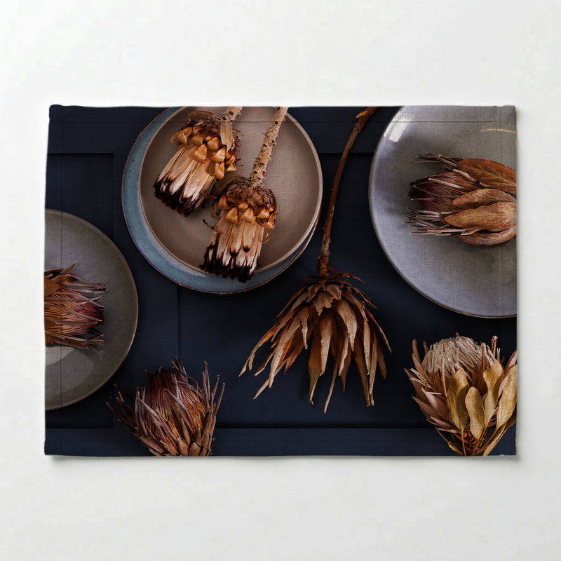 GOLDEN PROTEA AND PLATES PLACEMAT