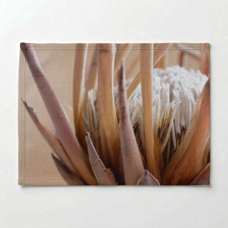 RUSTIC KING PROTEA PLACEMAT