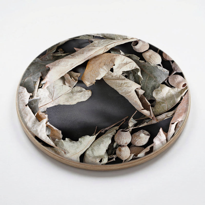 MONOCHROMATIC GREY LEAVES WREATH CHEESEBOARD