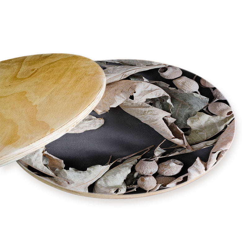 MONOCHROMATIC GREY LEAVES WREATH CHEESEBOARD