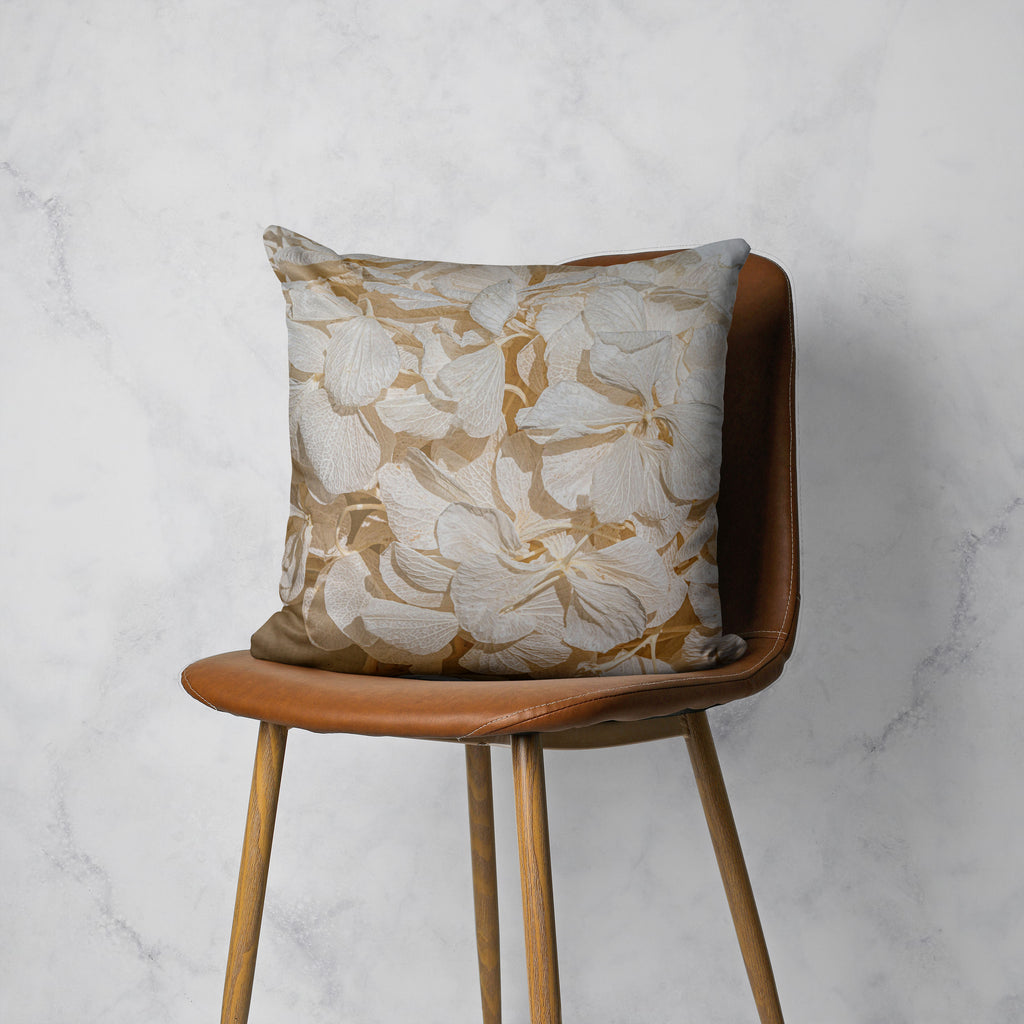 FLORAL CREAM BLEACHED HYDRANGEA LEAVES SCATTER CUSHION
