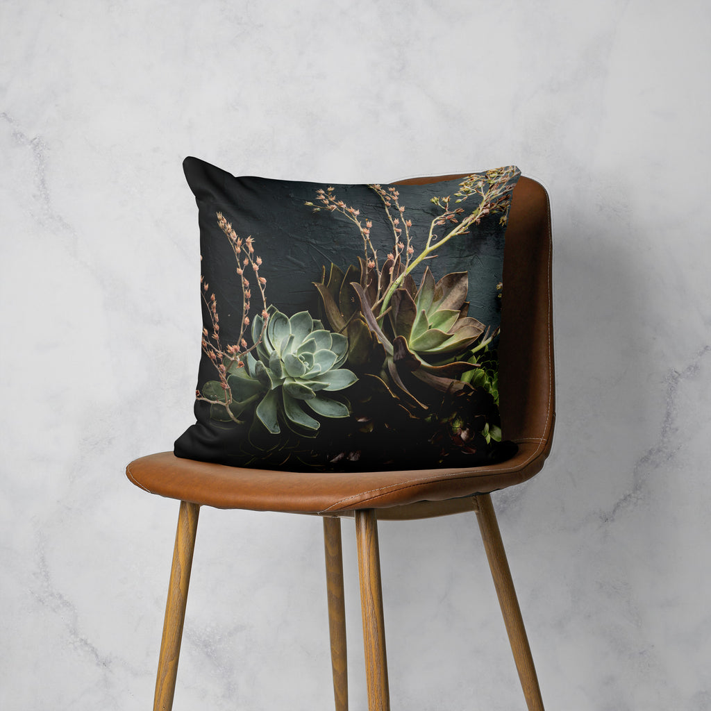 NATURAL GREEN ALOE BUSH WITH LEAVES SCATTER CUSHION