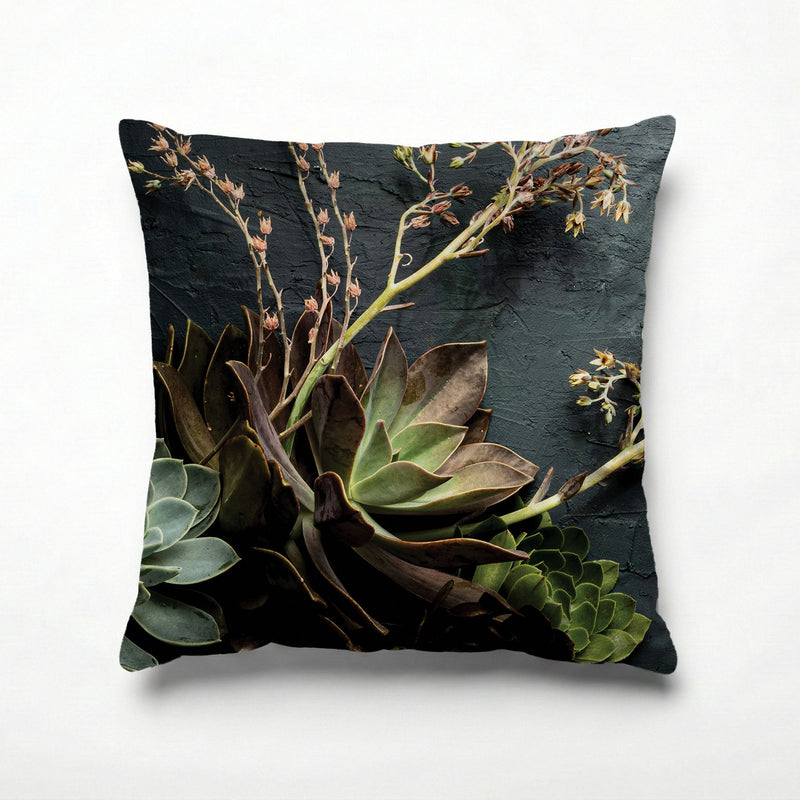 NATURAL GREEN ALOE BUSH WITH LEAVES SCATTER CUSHION