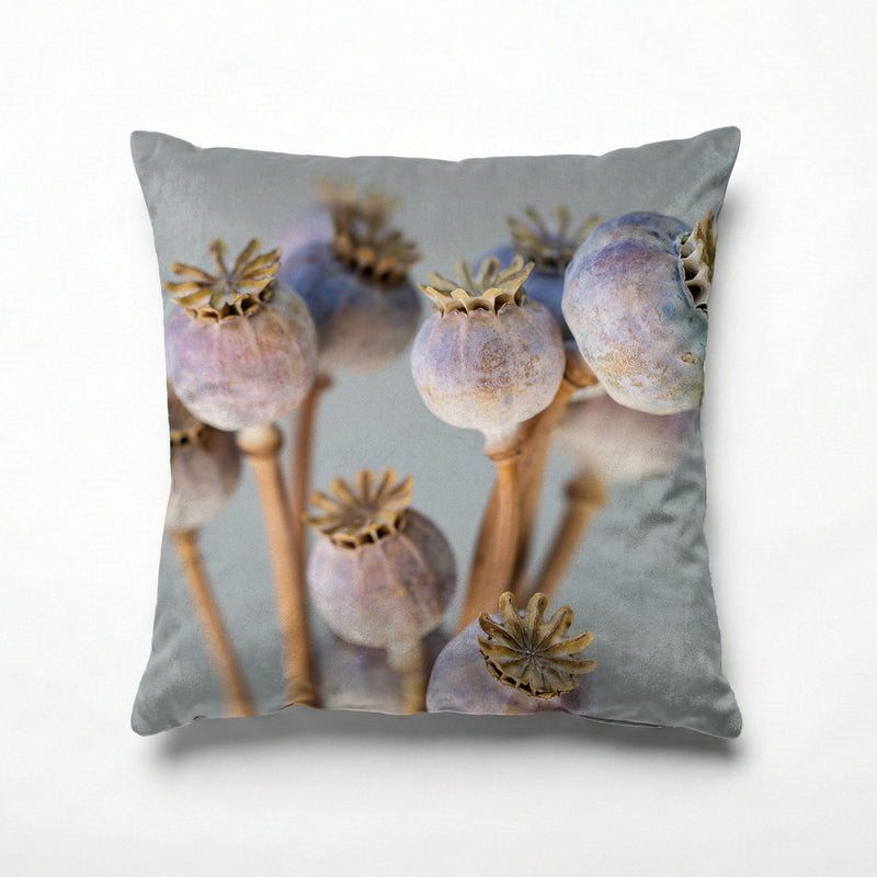 NATURAL PURPLE GIANT POPPY SEED BUNCH ON GREY SCATTER CUSHION