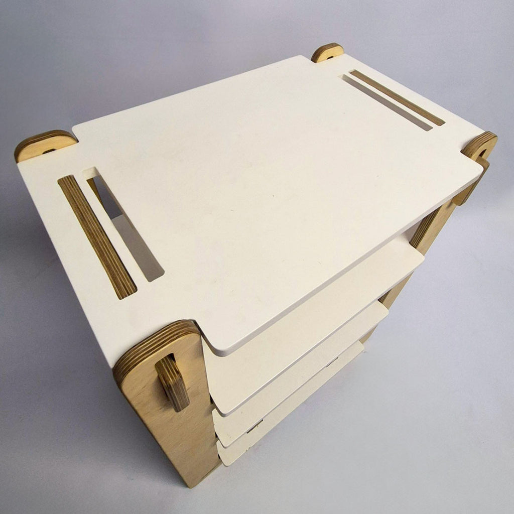 KIDS MULTI-LEVEL SHELF