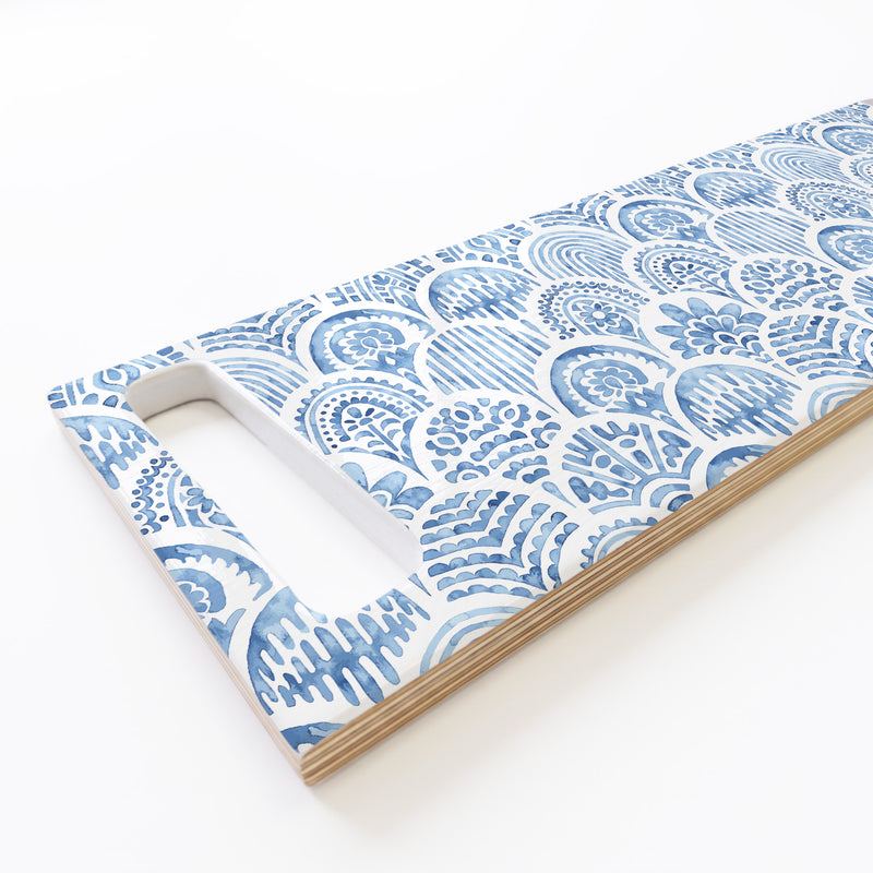 BLUE WATERCOLOUR SCALLOP PATTERN DOUBLE HANDLE SERVING BOARD