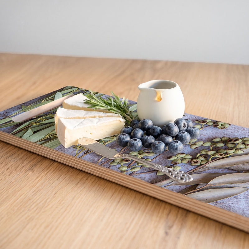 BROWN NATURAL AMBERNUTS WITH GREEN FOLIAGE DOUBLE HANDLE SERVING BOARD