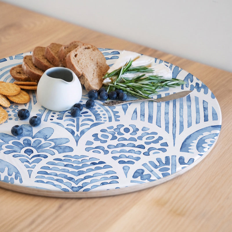 BLUE WATERCOLOUR SCALLOP PATTERN ROUND SERVING BOARD