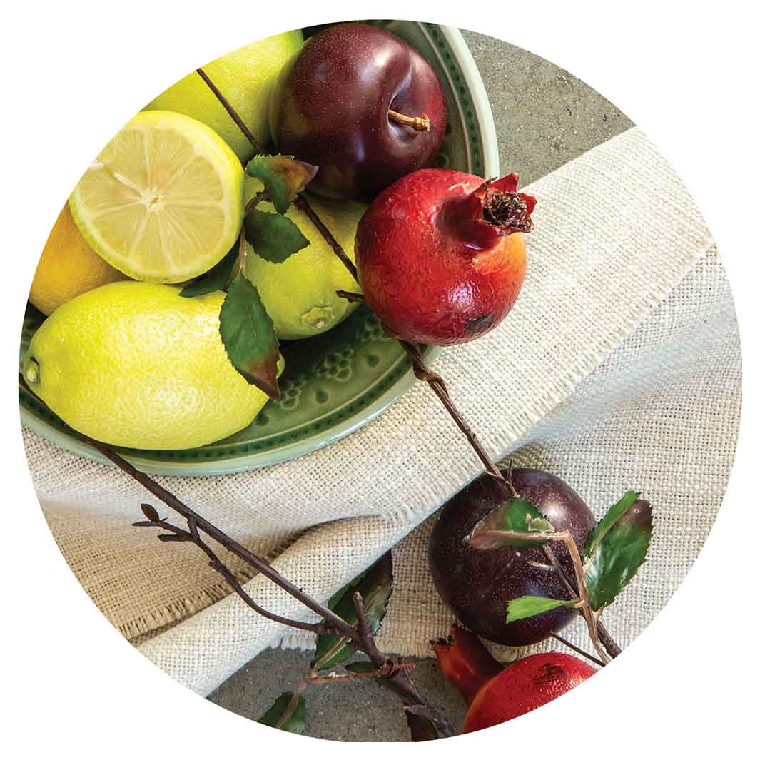 NATURAL RED POMEGRANATES AND LEMONS WITH LINEN ROUND COASTER