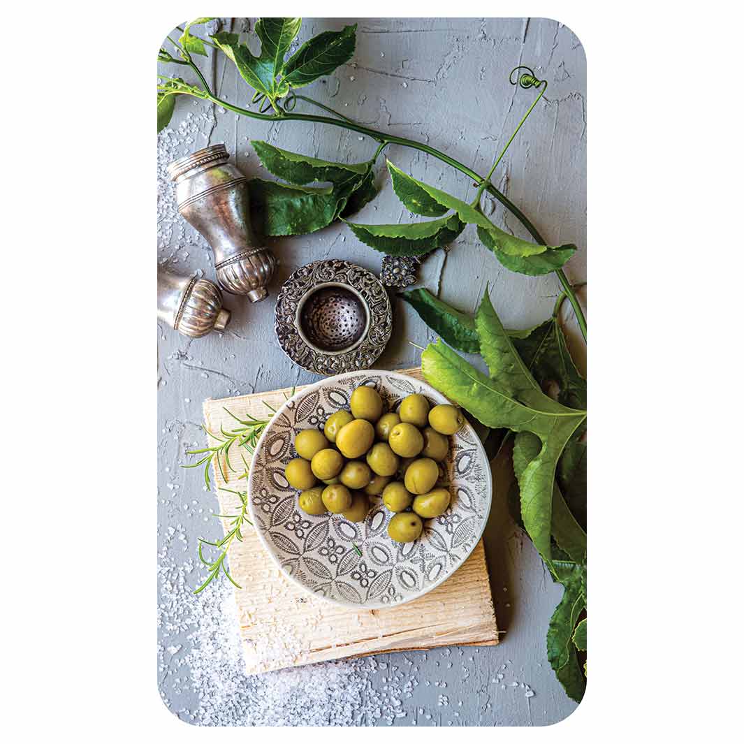 NATURAL SILVER SALT SHAKERS WITH GREEN OLIVES KITCHEN TOWEL