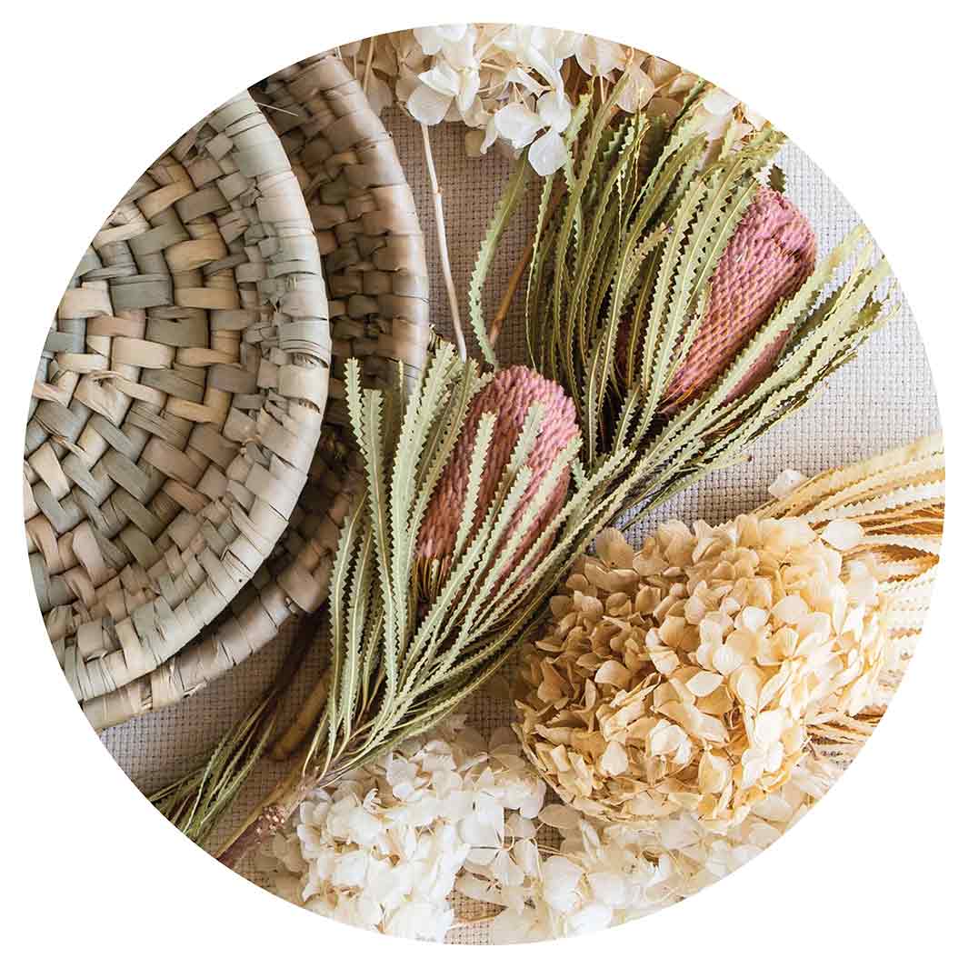 FLORAL CREAM AND GREY BASKET WITH PINK BANKSEAS MOUSEPAD