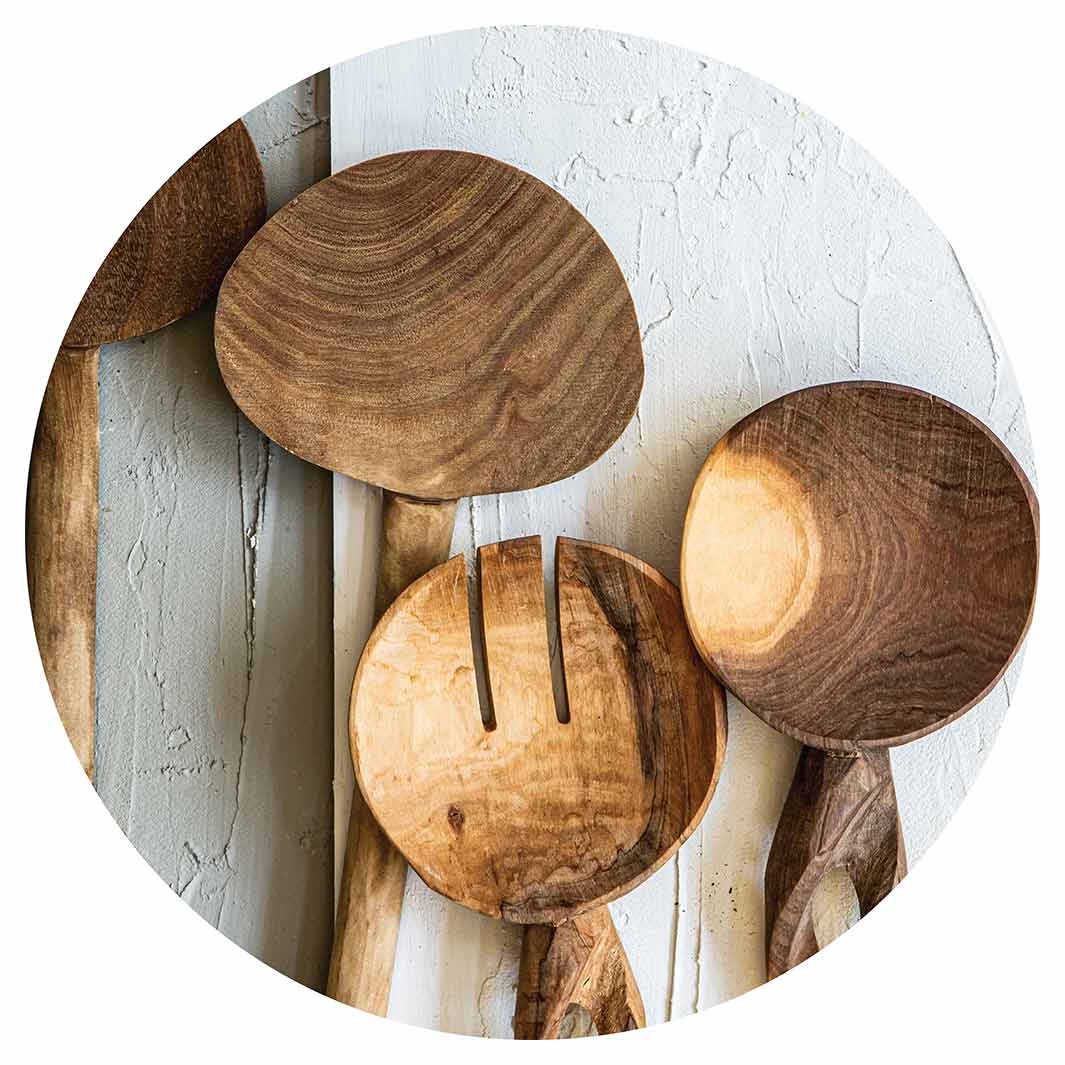 NATURAL BROWN WOODEN SPOONS ON GREY AND WHITE MOUSEPAD