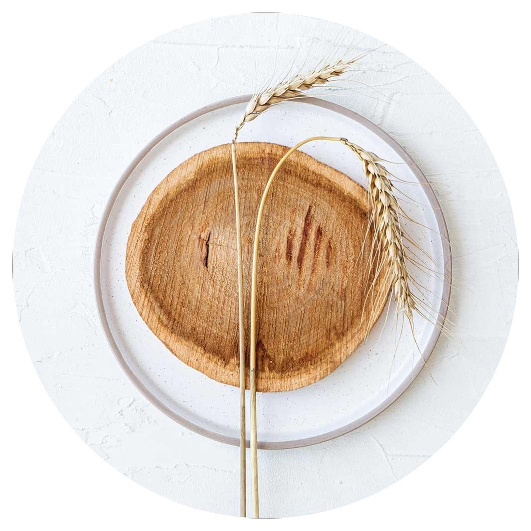 NATURAL BEIGE WHEAT ON WOOD AND WHITE POT STAND